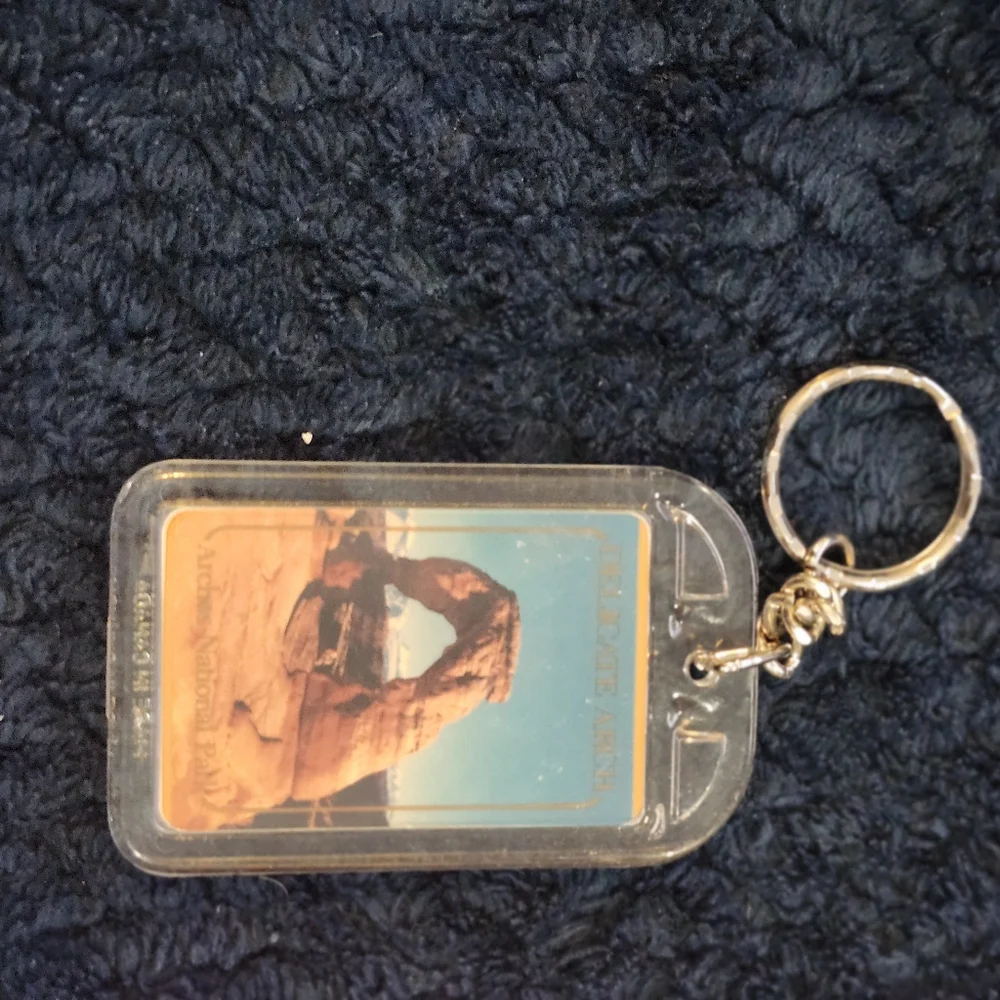 Vintage Utah Gold Tone Decorative Keychain Set -